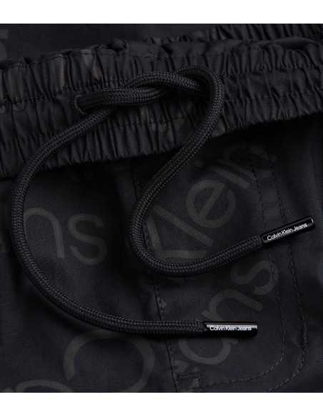 Calvin Klein Jeans - Pantalón Corto Logo AOP Woven