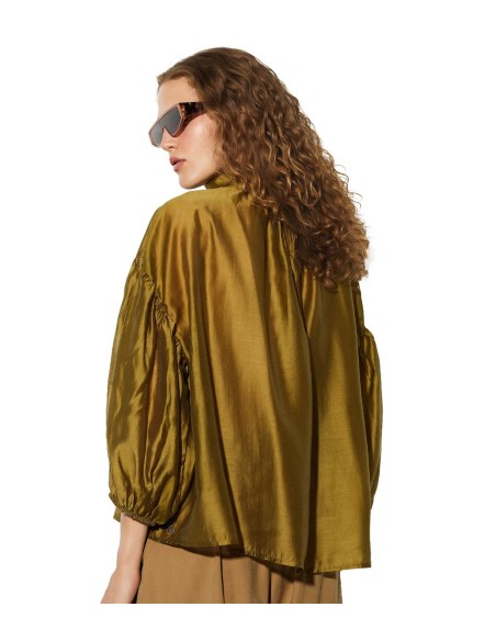 BSB - Blusa con Cuello Alto y Mangas Abullonadas