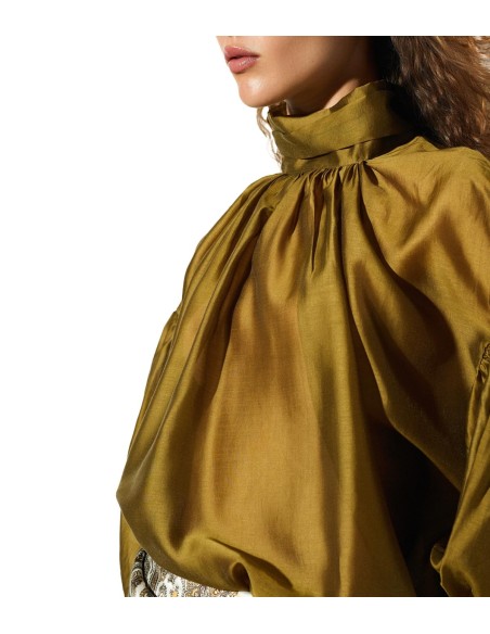 BSB - Blusa con Cuello Alto y Mangas Abullonadas